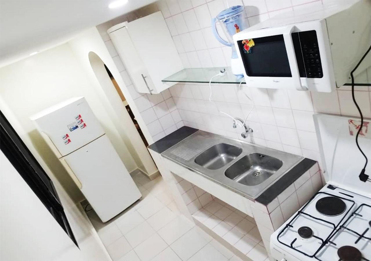 Hotel Yabisso Ломе Екстериор снимка
