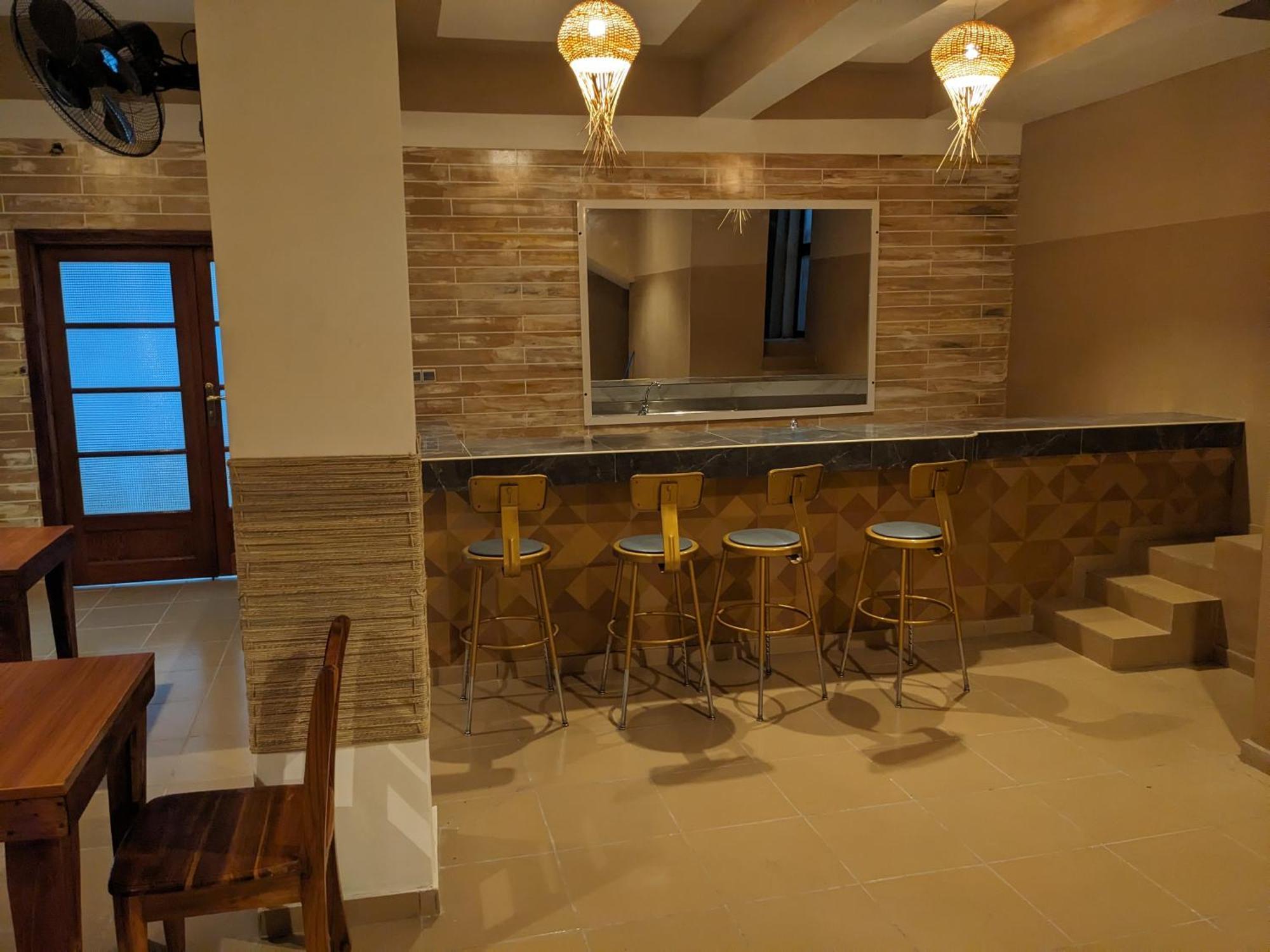 Hotel Yabisso Ломе Екстериор снимка