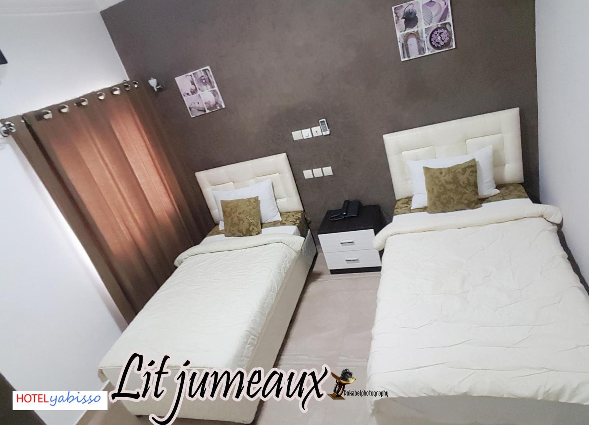Hotel Yabisso Ломе Екстериор снимка